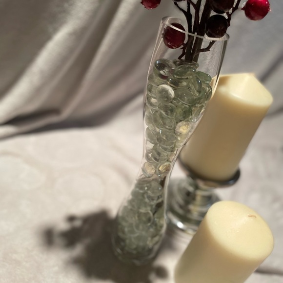 ‼️3/$33‼️ ✨🍶Unique tall vase🍶✨ - Picture 2 of 4